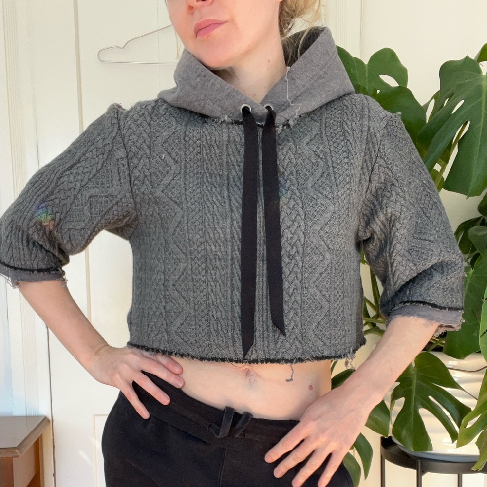 Sea New York Cropped Cable Knit Hoodie XS Gray Raw Hem Textured Sweatshirt
